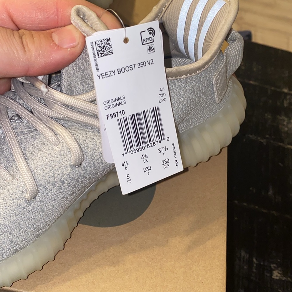 Yeezy Boost 350 V2 'Sesame' Size 5 men’s brand new condition with box, offer up - Picture 9 of 11